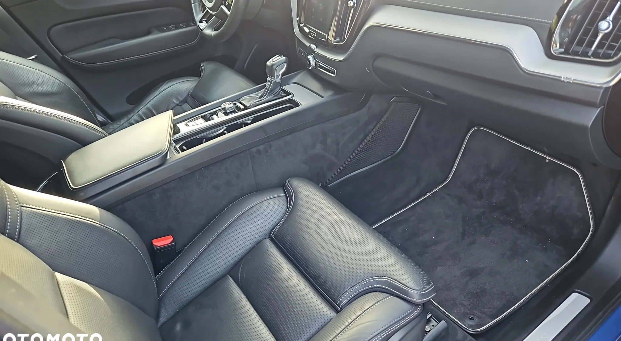 Volvo XC 60 cena 149900 przebieg: 110000, rok produkcji 2020 z Konin małe 742
